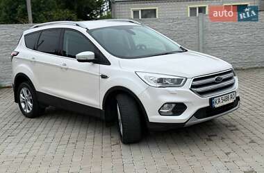 Внедорожник / Кроссовер Ford Kuga 2019 в 