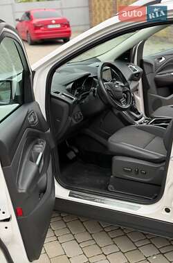 Внедорожник / Кроссовер Ford Kuga 2019 в 