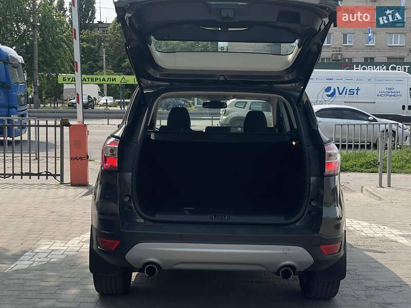 Позашляховик / Кросовер Ford Kuga 2019 в Дніпрі