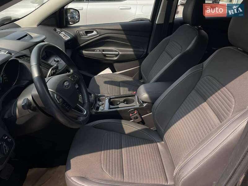 Позашляховик / Кросовер Ford Kuga 2019 в Дніпрі