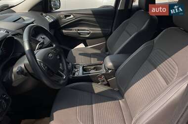 Внедорожник / Кроссовер Ford Kuga 2019 в 