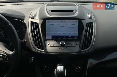 Внедорожник / Кроссовер Ford Kuga 2019 в 