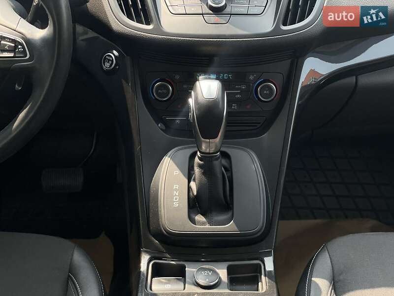 Позашляховик / Кросовер Ford Kuga 2019 в Дніпрі