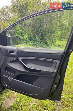 Внедорожник / Кроссовер Ford Kuga 2011 в 