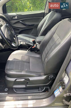 Внедорожник / Кроссовер Ford Kuga 2011 в 