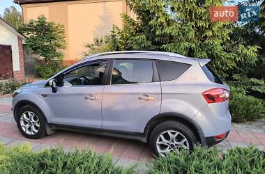 Внедорожник / Кроссовер Ford Kuga 2012 в 