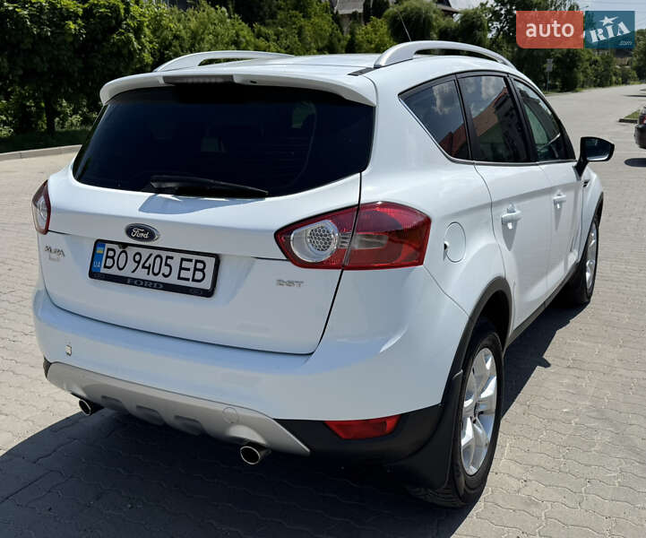 Внедорожник / Кроссовер Ford Kuga 2010 в Надворной