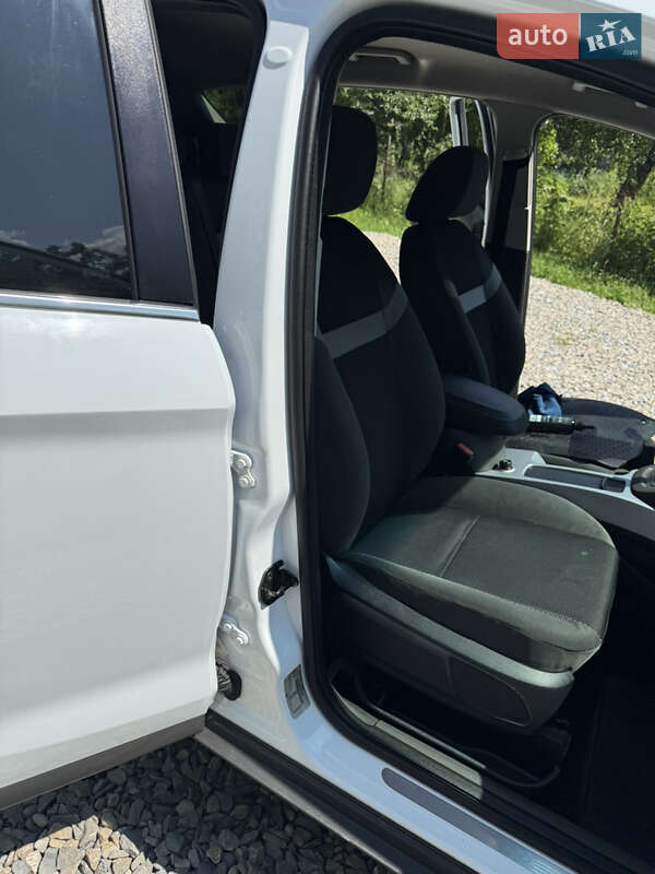 Внедорожник / Кроссовер Ford Kuga 2010 в Надворной