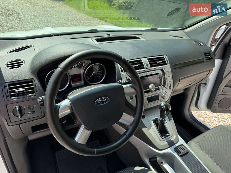 Внедорожник / Кроссовер Ford Kuga 2010 в Надворной