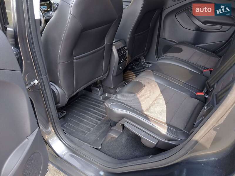 Внедорожник / Кроссовер Ford Kuga 2016 в Каменке