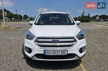 Внедорожник / Кроссовер Ford Kuga 2019 в 