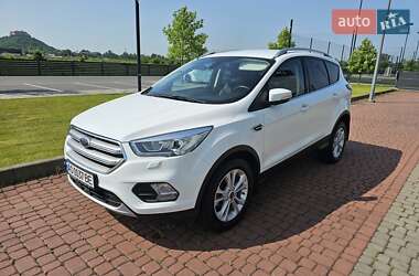 Внедорожник / Кроссовер Ford Kuga 2019 в 