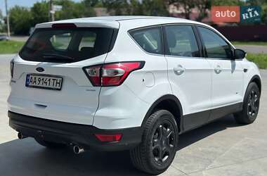 Внедорожник / Кроссовер Ford Kuga 2017 в 