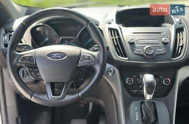 Внедорожник / Кроссовер Ford Kuga 2017 в 