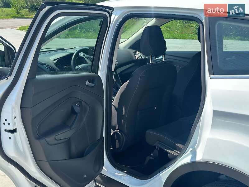 Внедорожник / Кроссовер Ford Kuga 2017 в Киеве