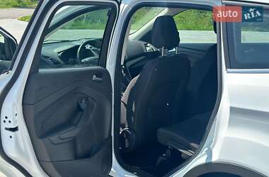 Внедорожник / Кроссовер Ford Kuga 2017 в 