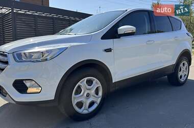 Внедорожник / Кроссовер Ford Kuga 2018 в 