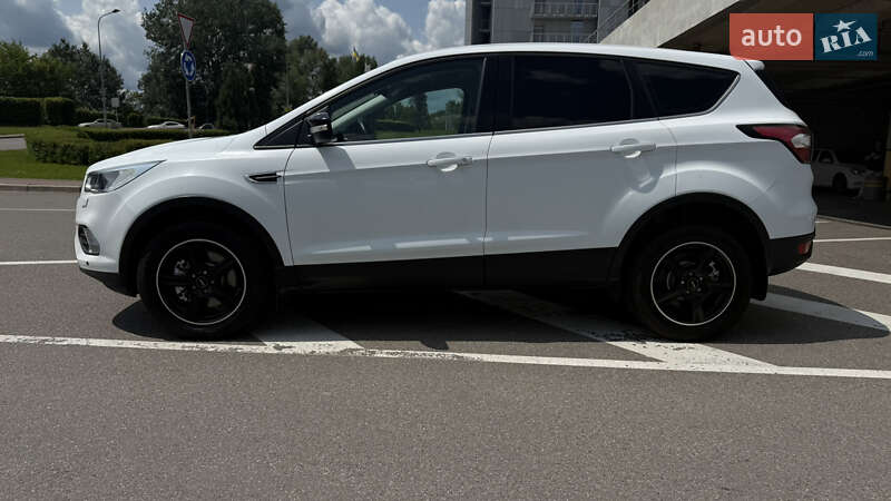 Позашляховик / Кросовер Ford Kuga 2017 в Боярці
