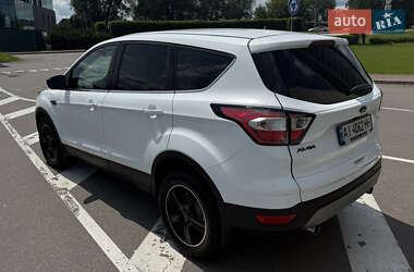 Внедорожник / Кроссовер Ford Kuga 2017 в 