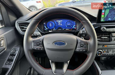 Позашляховик / Кросовер Ford Kuga 2021 в 