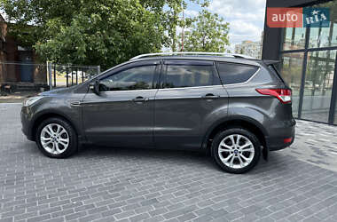 Внедорожник / Кроссовер Ford Kuga 2016 в 