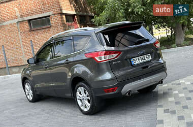 Внедорожник / Кроссовер Ford Kuga 2016 в 
