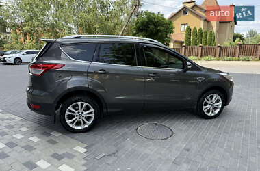 Внедорожник / Кроссовер Ford Kuga 2016 в 
