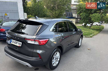 Внедорожник / Кроссовер Ford Kuga 2021 в 