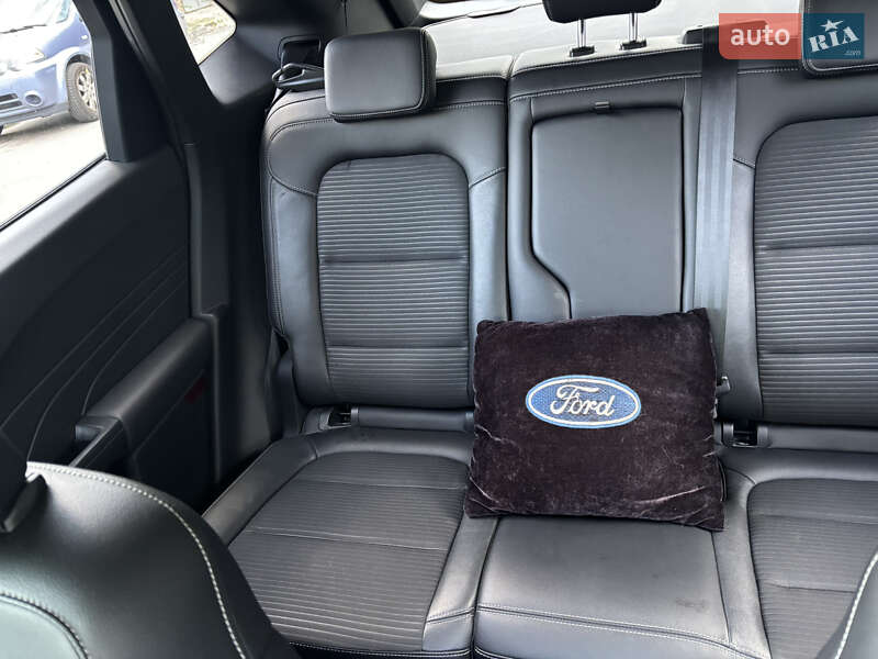 Позашляховик / Кросовер Ford Kuga 2021 в Києві