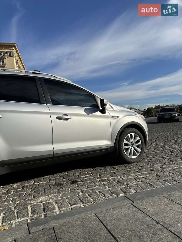 Позашляховик / Кросовер Ford Kuga 2011 в Харкові