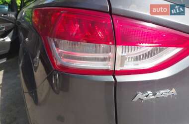 Позашляховик / Кросовер Ford Kuga 2014 в 