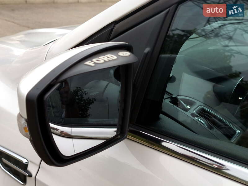 Внедорожник / Кроссовер Ford Kuga 2019 в Южноукраинске