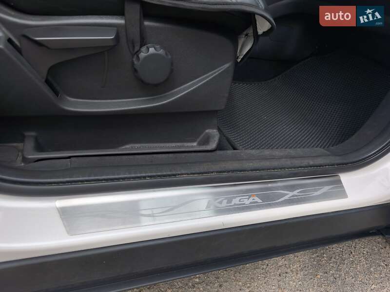 Внедорожник / Кроссовер Ford Kuga 2019 в Южноукраинске