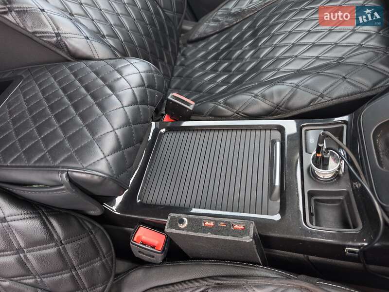 Внедорожник / Кроссовер Ford Kuga 2019 в Южноукраинске