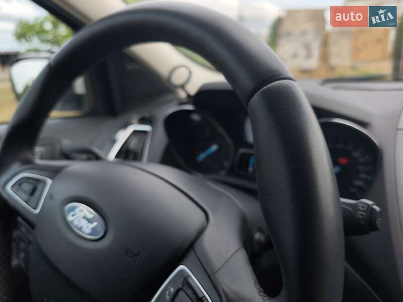 Внедорожник / Кроссовер Ford Kuga 2019 в Южноукраинске