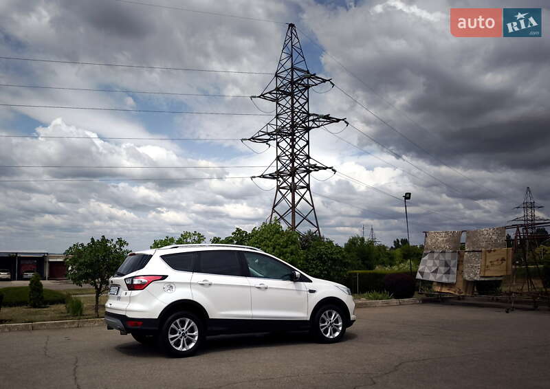 Внедорожник / Кроссовер Ford Kuga 2019 в Южноукраинске