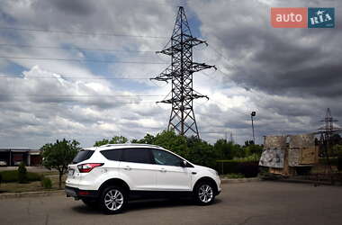Внедорожник / Кроссовер Ford Kuga 2019 в 