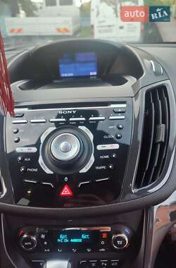 Внедорожник / Кроссовер Ford Kuga 2013 в 