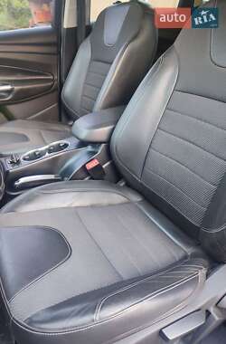 Внедорожник / Кроссовер Ford Kuga 2013 в 