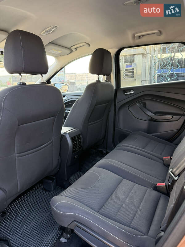 Внедорожник / Кроссовер Ford Kuga 2013 в Ивано-Франковске