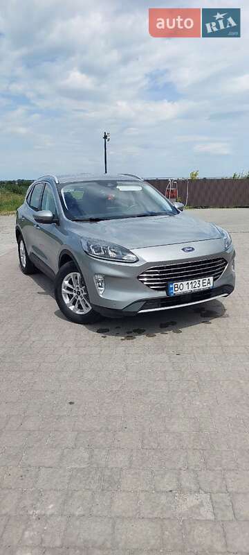 Внедорожник / Кроссовер Ford Kuga 2020 в Чорткове