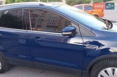 Внедорожник / Кроссовер Ford Kuga 2014 в 