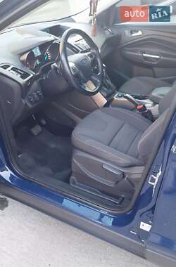 Внедорожник / Кроссовер Ford Kuga 2014 в 