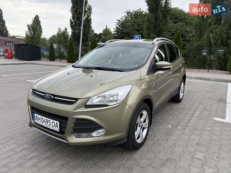 Внедорожник / Кроссовер Ford Kuga 2013 в 