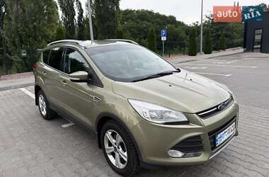 Внедорожник / Кроссовер Ford Kuga 2013 в 