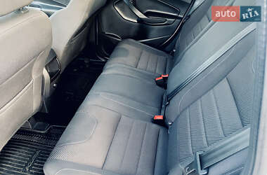 Внедорожник / Кроссовер Ford Kuga 2015 в 