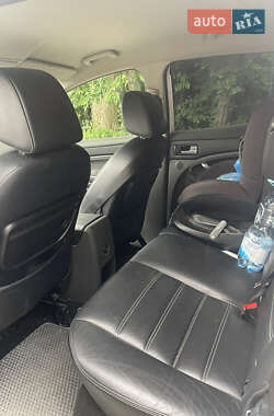 Внедорожник / Кроссовер Ford Kuga 2012 в 