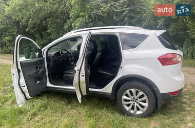 Внедорожник / Кроссовер Ford Kuga 2012 в 