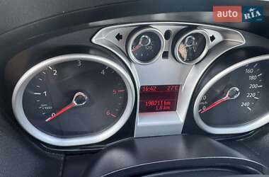 Внедорожник / Кроссовер Ford Kuga 2012 в 