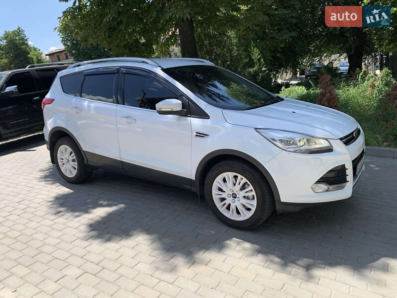 Внедорожник / Кроссовер Ford Kuga 2013 в 